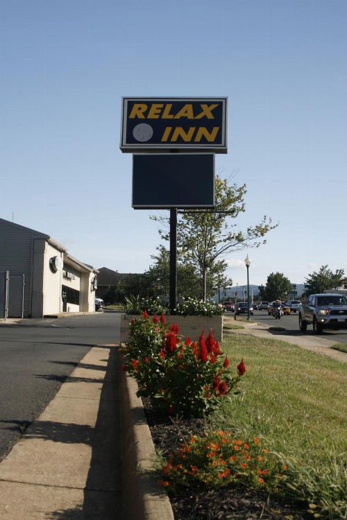 Relax Inn Front Royal image 1