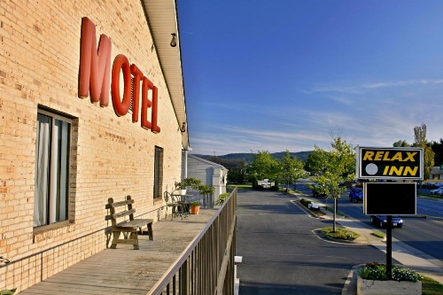 Relax Inn Front Royal image 5